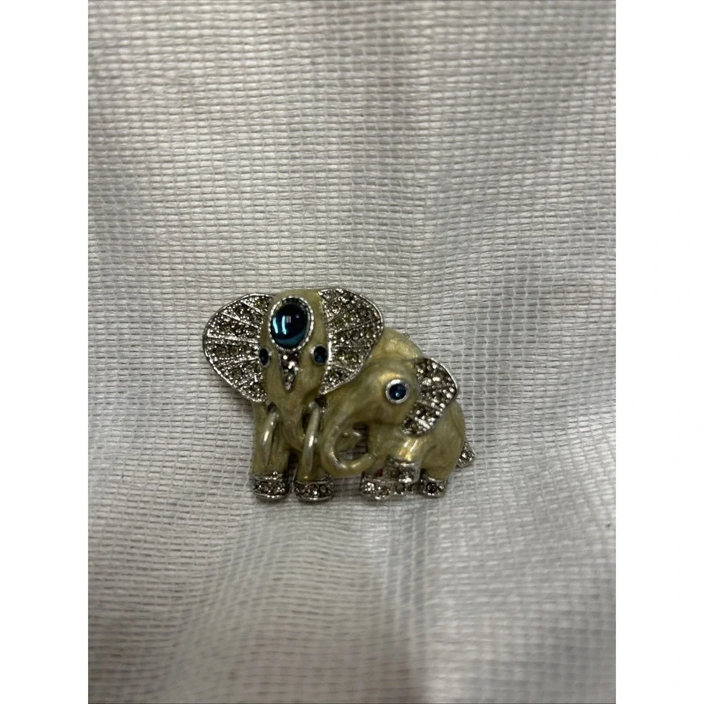 Elephant With Baby Brooch Vintage Silver Tone Blue Topaz Eyes Signed Samo1037